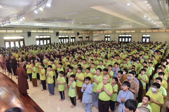 The second day of Temporary ordination retreat for Children in Summer