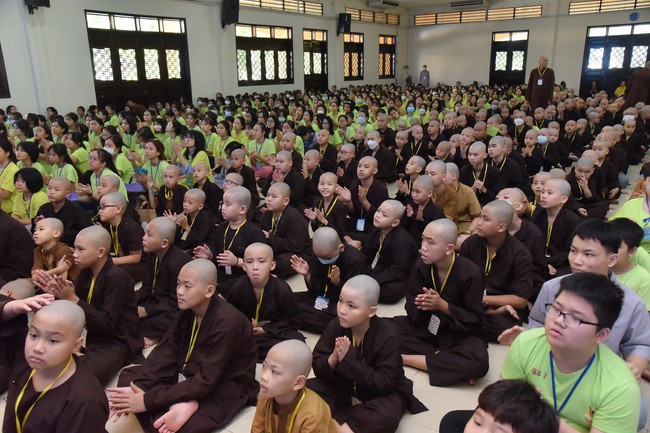 The second day of Temporary ordination retreat for Children in Summer