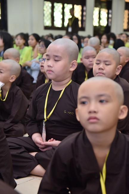 The second day of Temporary ordination retreat for Children in Summer