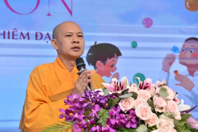 The second day of Temporary ordination retreat for Children in Summer