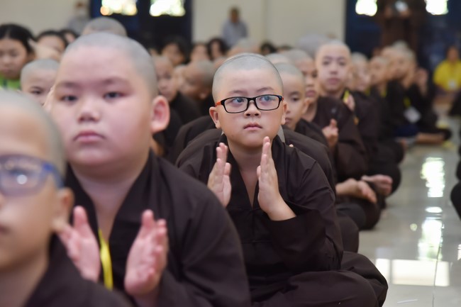 The second day of Temporary ordination retreat for Children in Summer