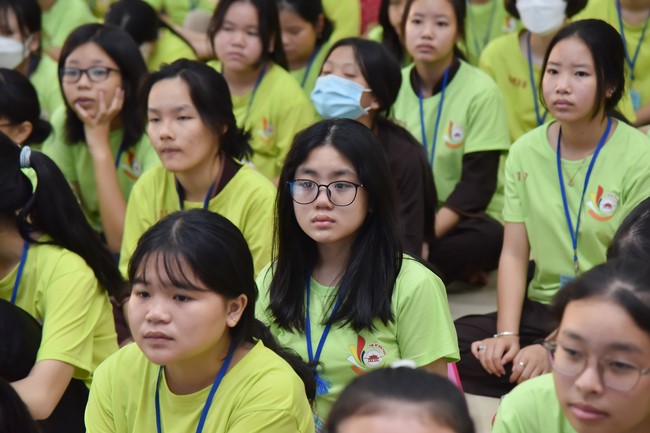 The second day of Temporary ordination retreat for Children in Summer