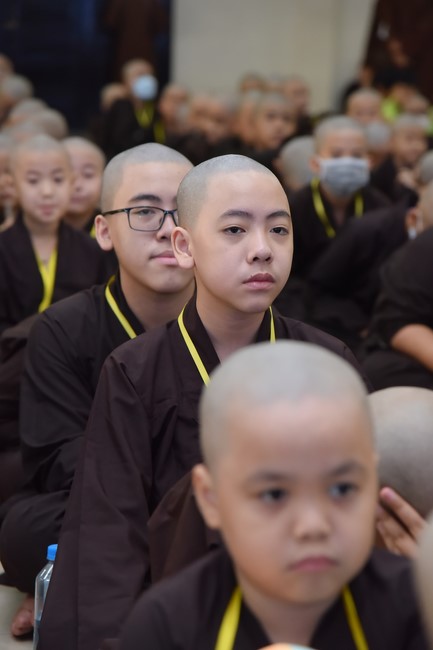 The second day of Temporary ordination retreat for Children in Summer