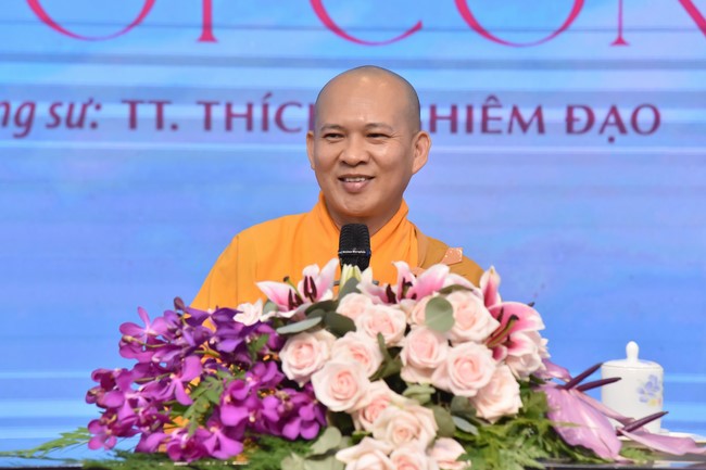 The second day of Temporary ordination retreat for Children in Summer