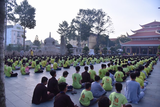 The second day of Temporary ordination retreat for Children in Summer