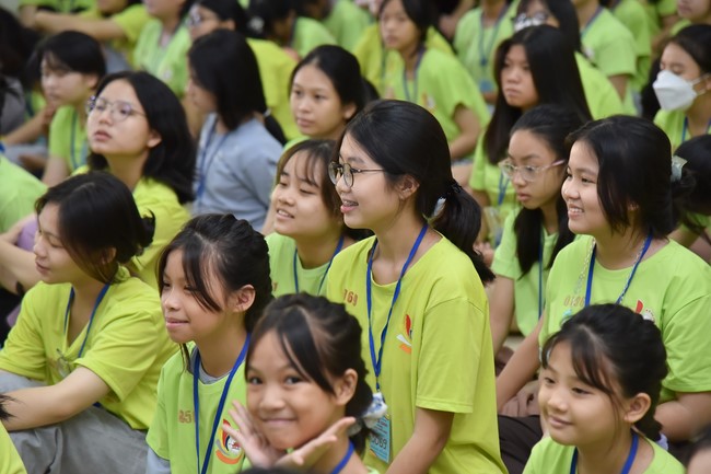 The second day of Temporary ordination retreat for Children in Summer