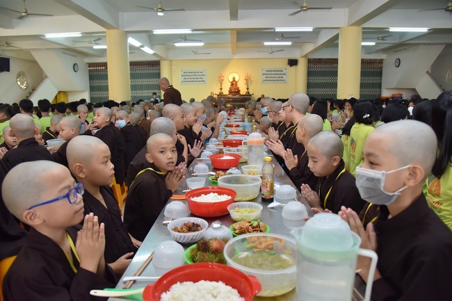 The second day of Temporary ordination retreat for Children in Summer