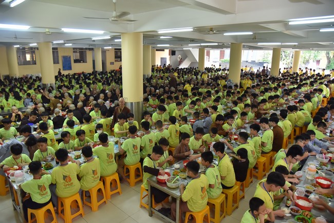 The second day of Temporary ordination retreat for Children in Summer