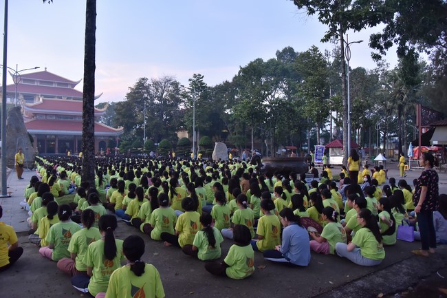 The second day of Temporary ordination retreat for Children in Summer