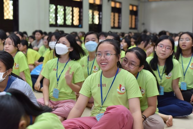 The second day of Temporary ordination retreat for Children in Summer