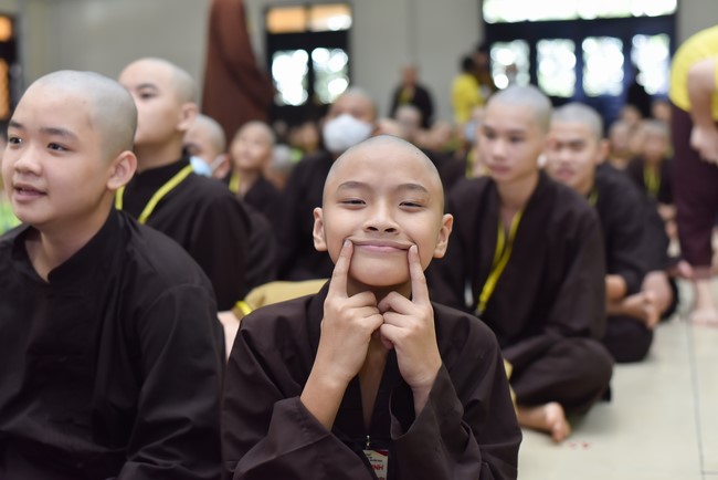 The second day of Temporary ordination retreat for Children in Summer