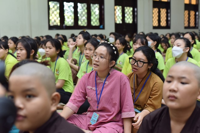 The second day of Temporary ordination retreat for Children in Summer