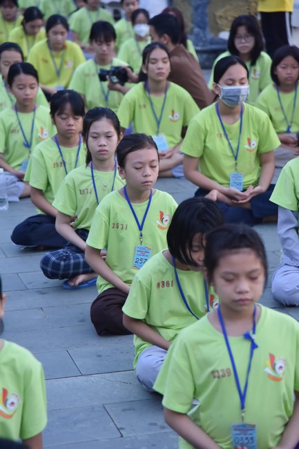 The second day of Temporary ordination retreat for Children in Summer