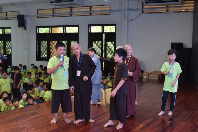 The second day of Temporary ordination retreat for Children in Summer