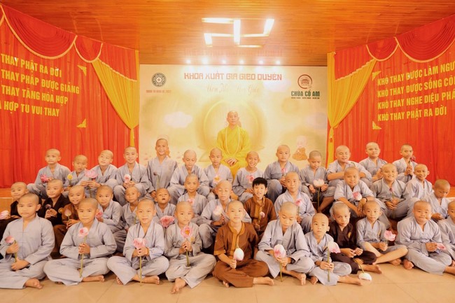 Temporary Ordination Retreat for Children in 2022 at Co Am pagoda