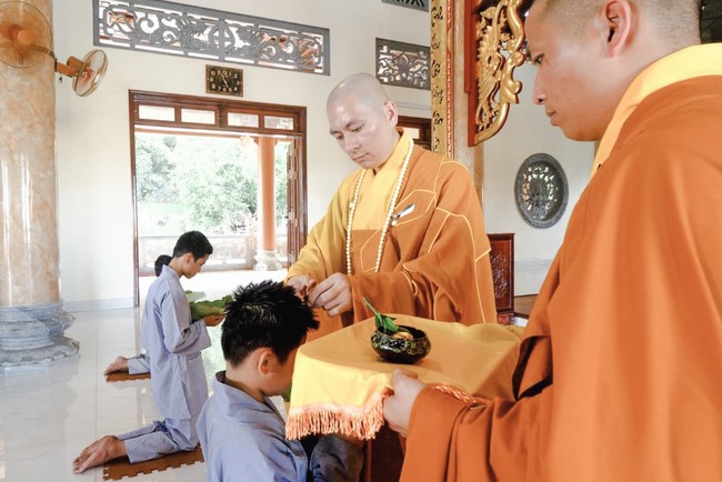 Temporary Ordination Retreat for Children in 2022 at Co Am pagoda