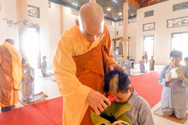 Temporary Ordination Retreat for Children in 2022 at Co Am pagoda