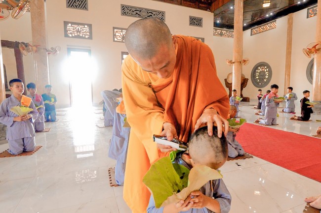 Temporary Ordination Retreat for Children in 2022 at Co Am pagoda