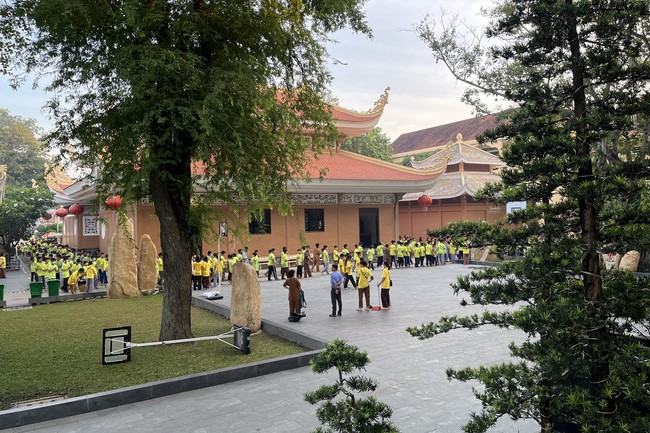 The third day of Temporary ordination retreat for Children in Summer