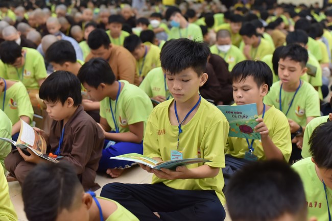 The third day of Temporary ordination retreat for Children in Summer