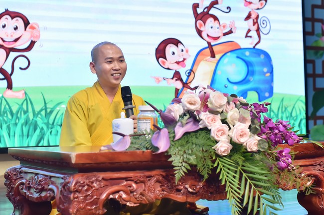 The third day of Temporary ordination retreat for Children in Summer