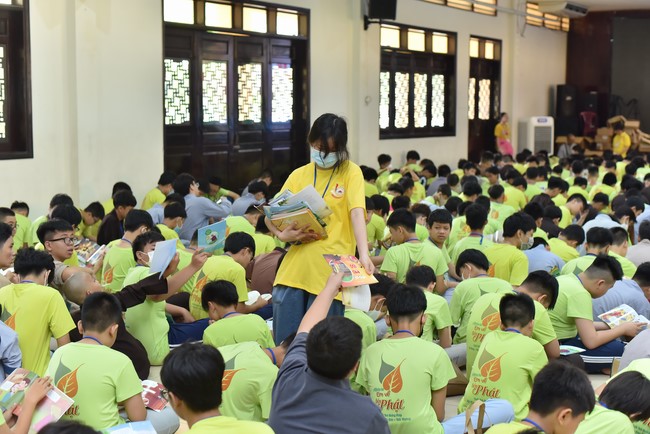 The third day of Temporary ordination retreat for Children in Summer