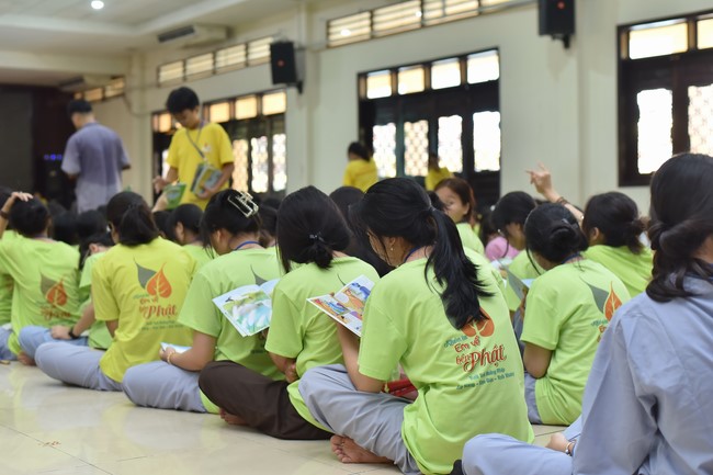 The third day of Temporary ordination retreat for Children in Summer