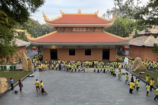 The third day of Temporary ordination retreat for Children in Summer
