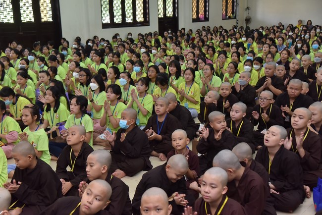 The third day of Temporary ordination retreat for Children in Summer