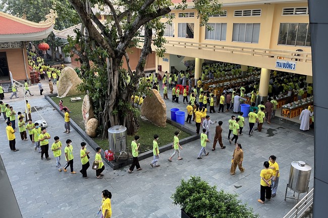 The third day of Temporary ordination retreat for Children in Summer