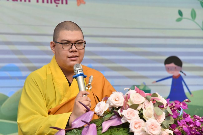 The third day of Temporary ordination retreat for Children in Summer