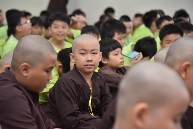 The third day of Temporary ordination retreat for Children in Summer