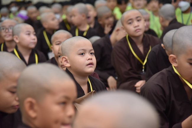 The third day of Temporary ordination retreat for Children in Summer