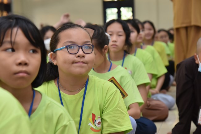 The third day of Temporary ordination retreat for Children in Summer