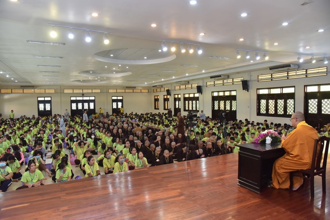 The third day of Temporary ordination retreat for Children in Summer