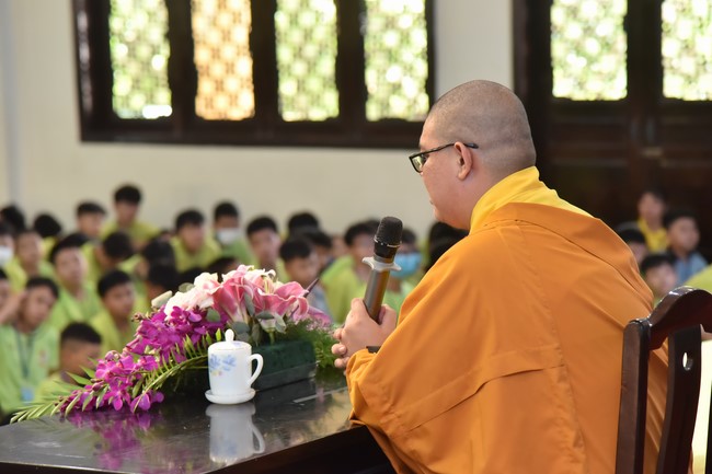 The third day of Temporary ordination retreat for Children in Summer