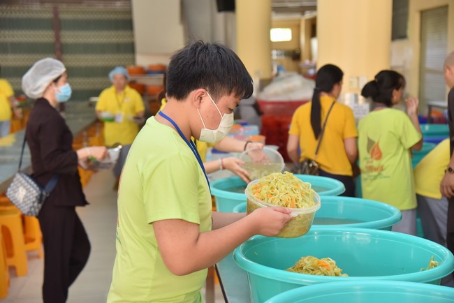 The third day of Temporary ordination retreat for Children in Summer