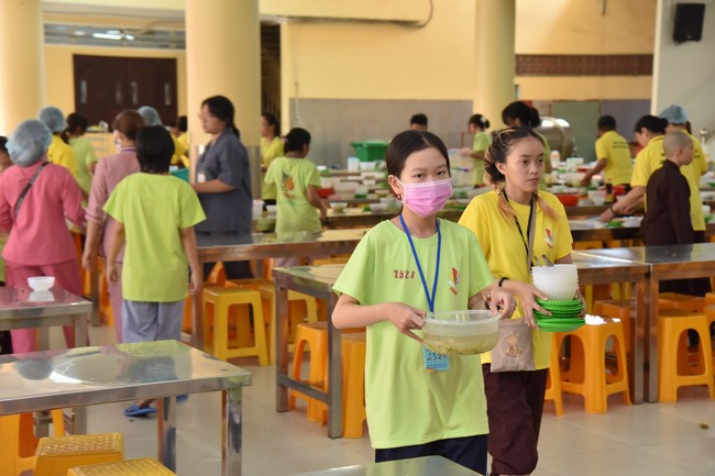 The third day of Temporary ordination retreat for Children in Summer