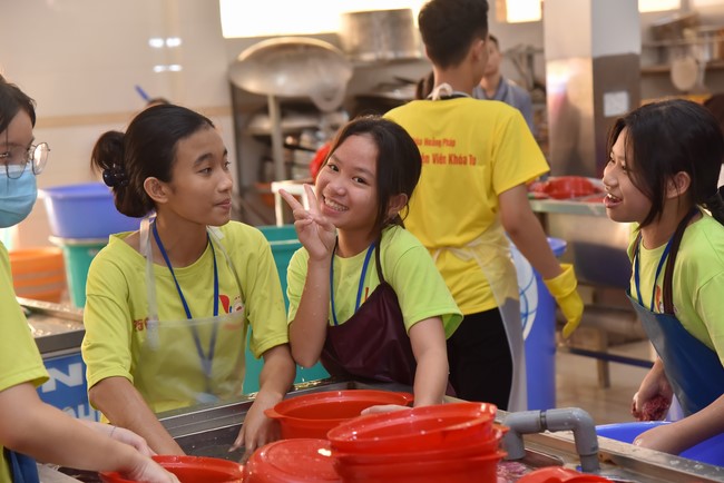 The third day of Temporary ordination retreat for Children in Summer