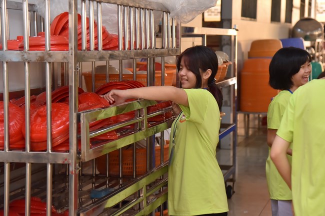 The third day of Temporary ordination retreat for Children in Summer