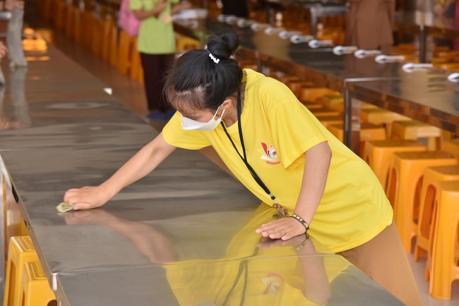 The third day of Temporary ordination retreat for Children in Summer