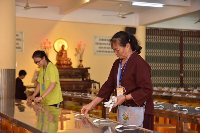 The third day of Temporary ordination retreat for Children in Summer