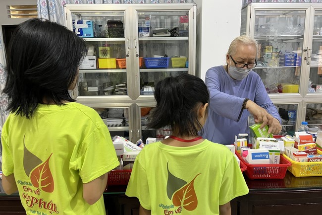 The third day of Temporary ordination retreat for Children in Summer