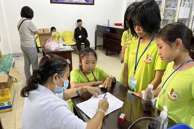 The third day of Temporary ordination retreat for Children in Summer