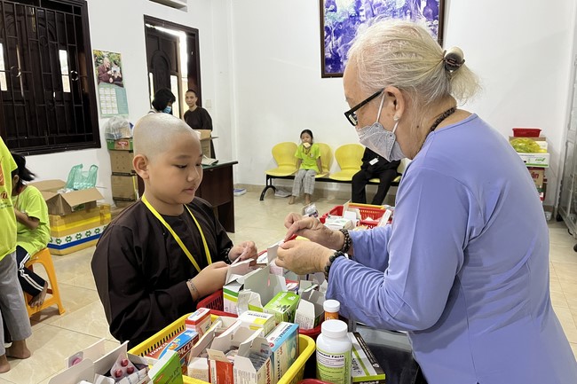 The third day of Temporary ordination retreat for Children in Summer