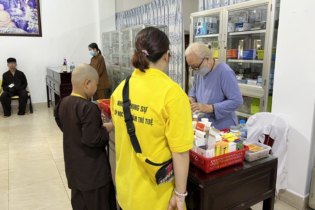 The third day of Temporary ordination retreat for Children in Summer