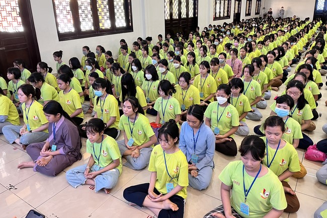 The third day of Temporary ordination retreat for Children in Summer