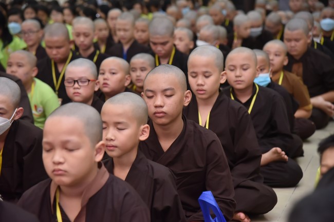 The third day of Temporary ordination retreat for Children in Summer