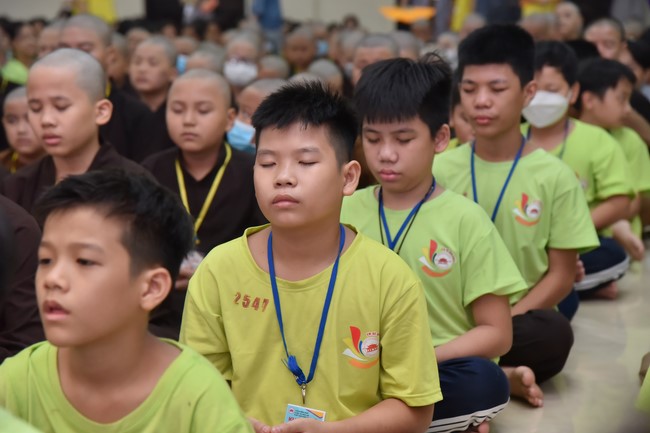 The third day of Temporary ordination retreat for Children in Summer