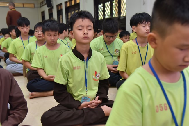 The third day of Temporary ordination retreat for Children in Summer